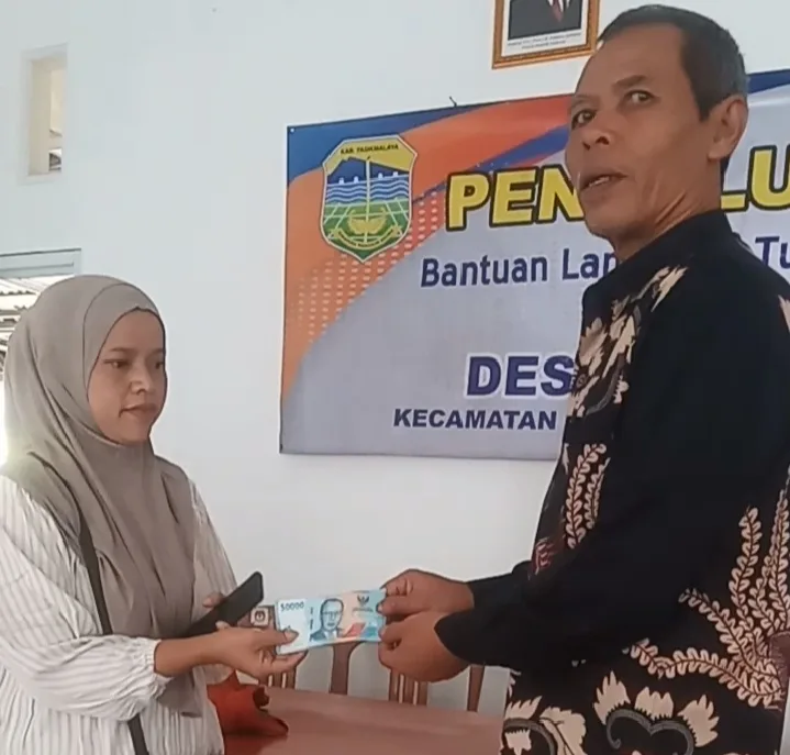 Artikel Sindikasi : Pemdes Mandalasari Salurkan BLT DD Yang Sempat Tertunda